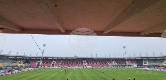 Локомотив София спечели три точки срещу Славия в инфарктен мач