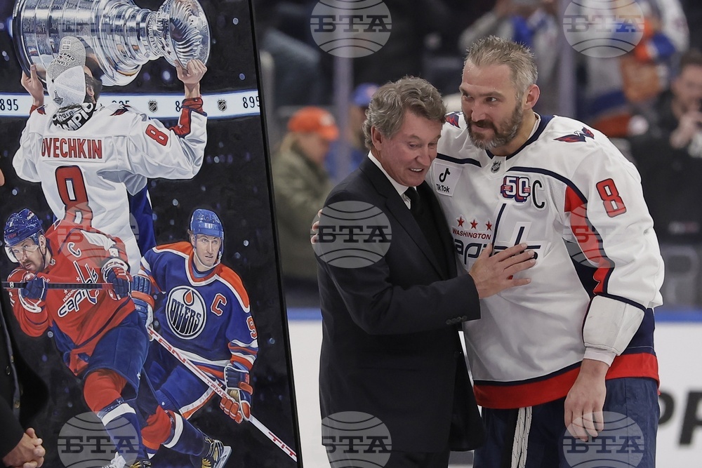 APTOPIX Capitals Islanders Hockey