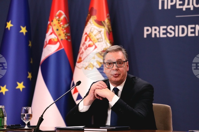 Вучич заяви след снощните сблъсъци в Белград, че "Сърбия не може да бъде победена чрез насилие" 