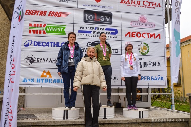 Стотици участници от цялата страна се включиха в състезанието по планинско колоездене и трейл бягане за купа „Община Казанлък“