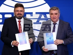 Национален пресклуб на БТА София - УНСС - споразумение - подписване