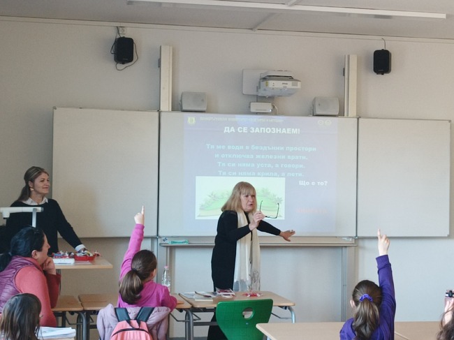 Работилница „Четем заедно на български език зад граница“ с участието на проф. Марианна Мандева се състоя в училище „Златен век“ в Нюрнберг