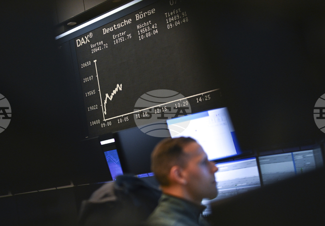 Европейските пазари остават стабилни след седмица на рекорди, автомобилният сектор води ръста