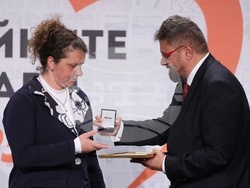 "Достойните българи на годината" - кампания - награждаване