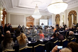 „България и петата индустриална революция. Възможности за привличане на стратегически инвеститори за изграждане на фабрики за изкуствен интелект и центрове за данни“ - кръгла маса