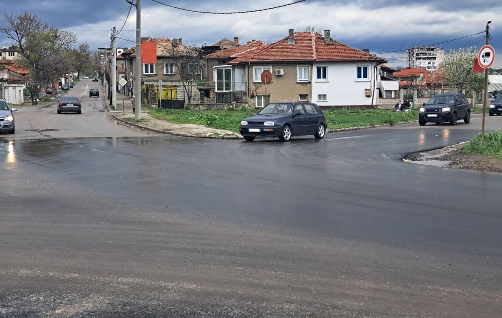 Кръстовището на ул. „Генерал Скобелев“ и ул. „Марица“ в Шумен е асфалтирано, съобщиха от Община Шумен