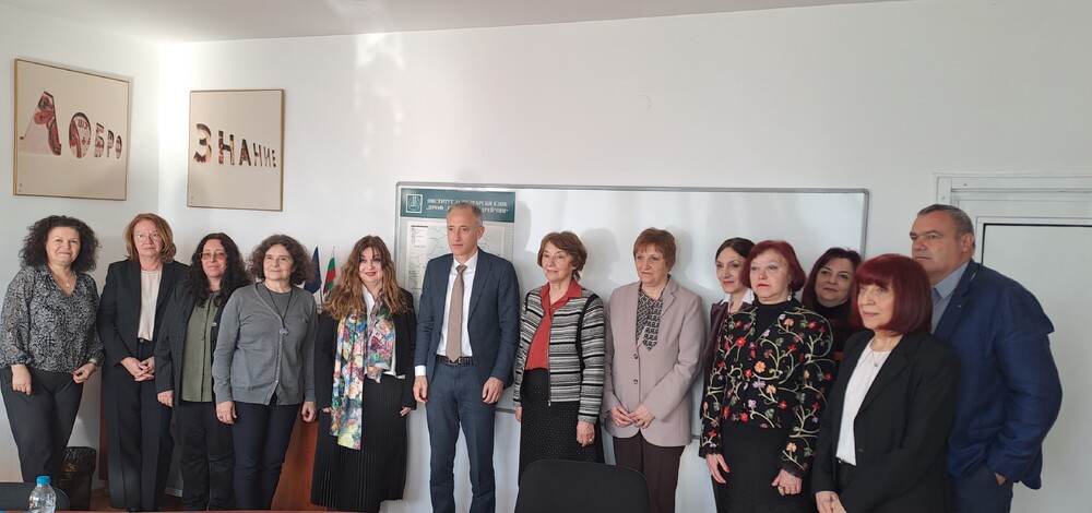 Министърът на образованието Красимир Вълчев се срещна с учени по български език, литература и исторически изследвания от БАН