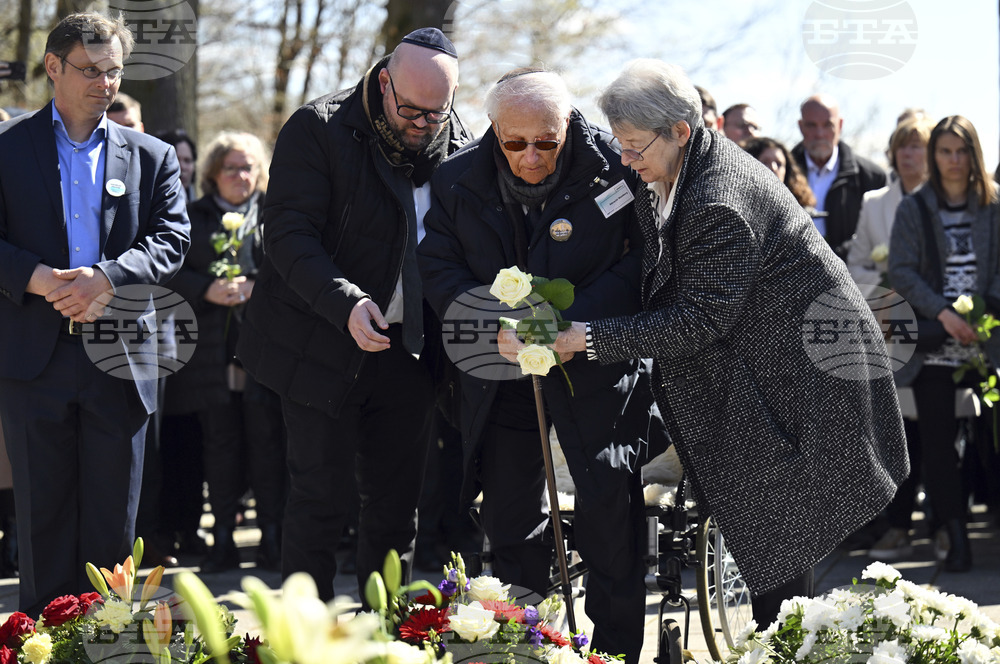 100-годишен оцелял от нацистки концентрационни лагери присъства на церемония по повод 80-ата годишнина от освобождаването на затворниците от лагера "Мителбау-Дора"