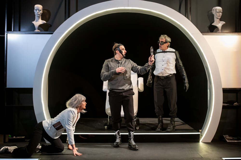 Спектакълът "Грозният" с премиера в Драматичен театър "Никола Вапцаров" - Благоевград