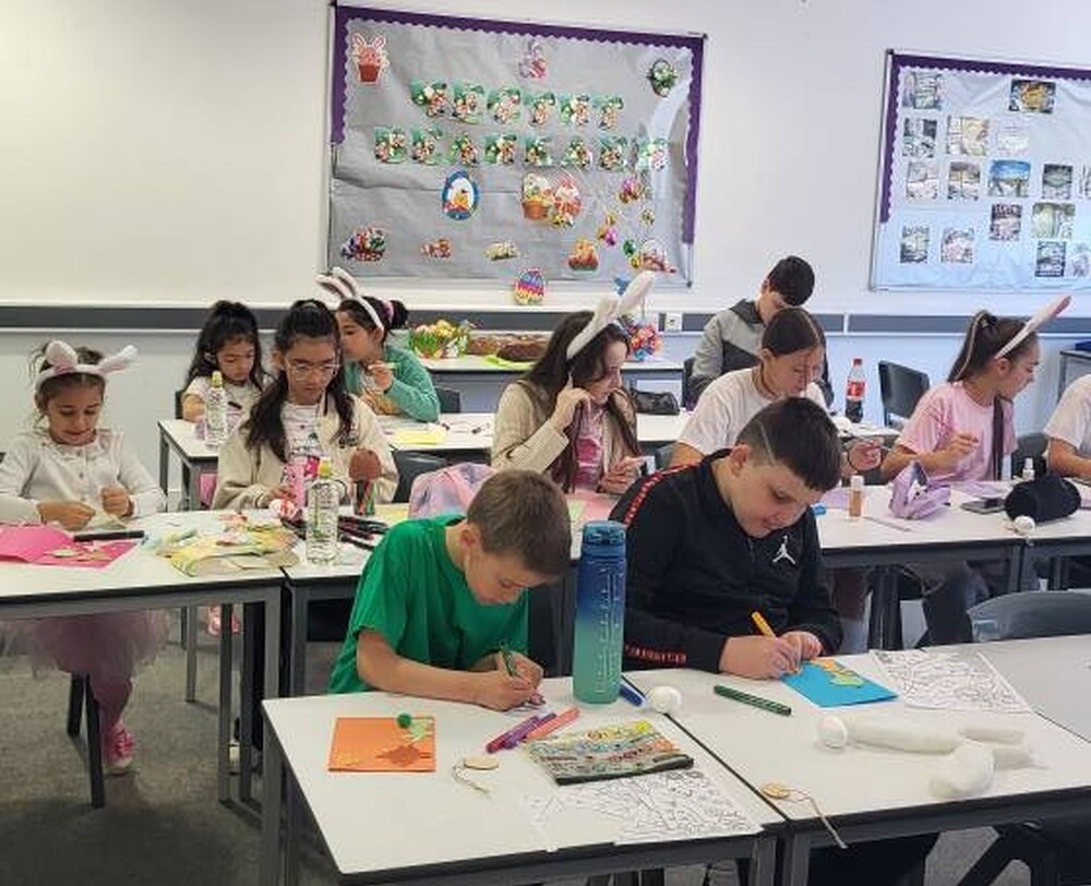 Великденска работилничка се състоя в Българското училище „Любен Каравелов“ в Блекбърн, Великобритания