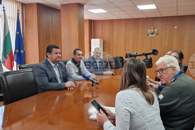 Цел на „Панаир на професиите“ е да срещнем ученици, родители, работодатели и учебни заведения, каза зам.-кметът на Шумен Николай Колев