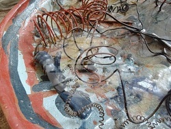 Творба от изложбата „Памет – посоки – поколения“ на Марена Джингова (1939 - 2016). Снимка: Галерия книжарница „София прес“