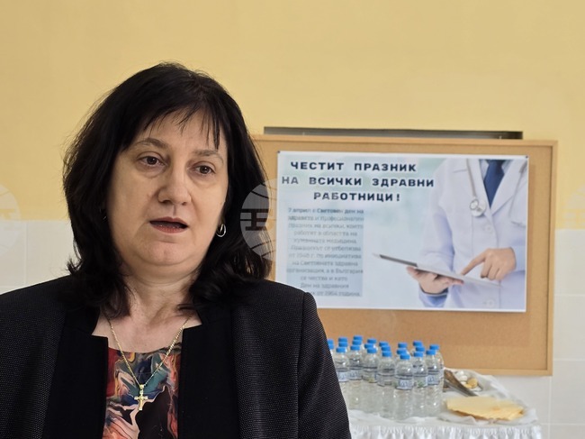 Изложба „Ангели на милосърдието“, посветена на медицинските сестри, подредиха в Професионална гимназия по туризъм „Алеко Константинов“ в Плевен