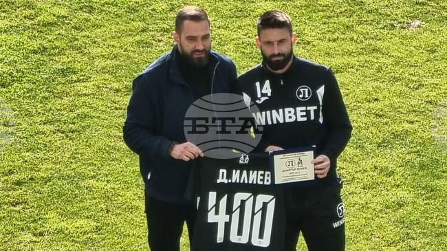 Капитанът на Локомотив Пловдив Димитър Илиев се завръща в групата за дербито с Ботев 