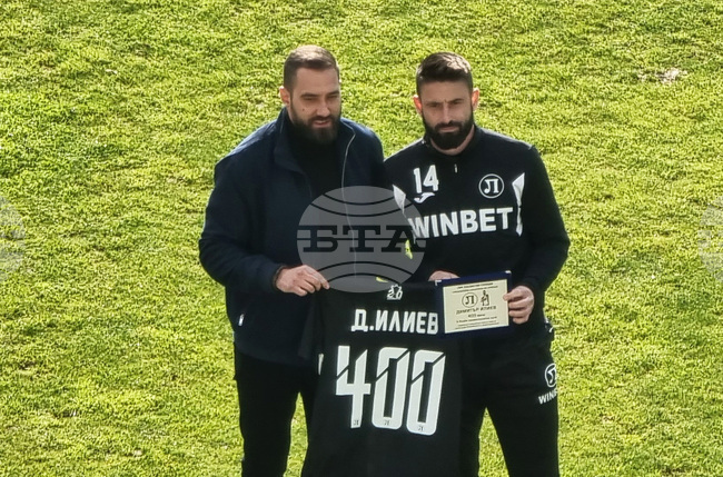 "Ще изглеждаме по-добре от предишния сезон", уверен е капитанът на Локомотив (Пловдив) Димитър Илиев