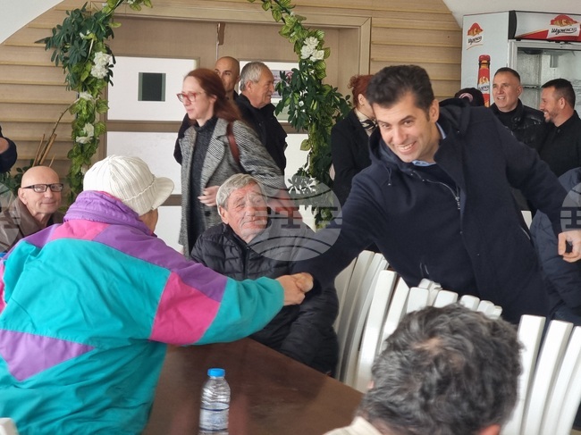 Еврозоната е възможен към момента начин за изсветляване на икономиката на България, смята Кирил Петков