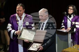 Медицински университет - годишни награди