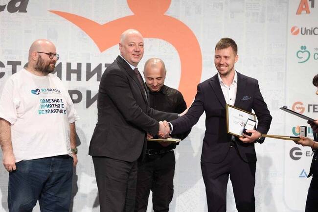  Бъдещето е в добрите хора, каза д-р Димитър Бакалов от Пазарджик, който беше награден на церемонията "Достойните българи"