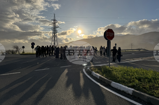 Казанлъчани подкрепиха националния протест срещу войната по пътищата