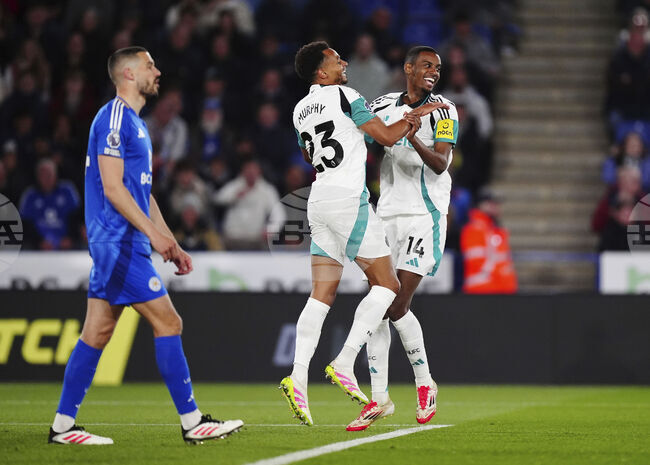 Нюкасъл се приближи до топ 4 след победа над предпоследния Лестър във Висшата лига 