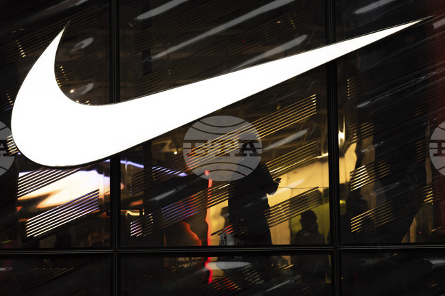 Митата в САЩ може да повишат разходите на "Найки" с около 1 млрд. долара, обяви главният финансов директор на компанията