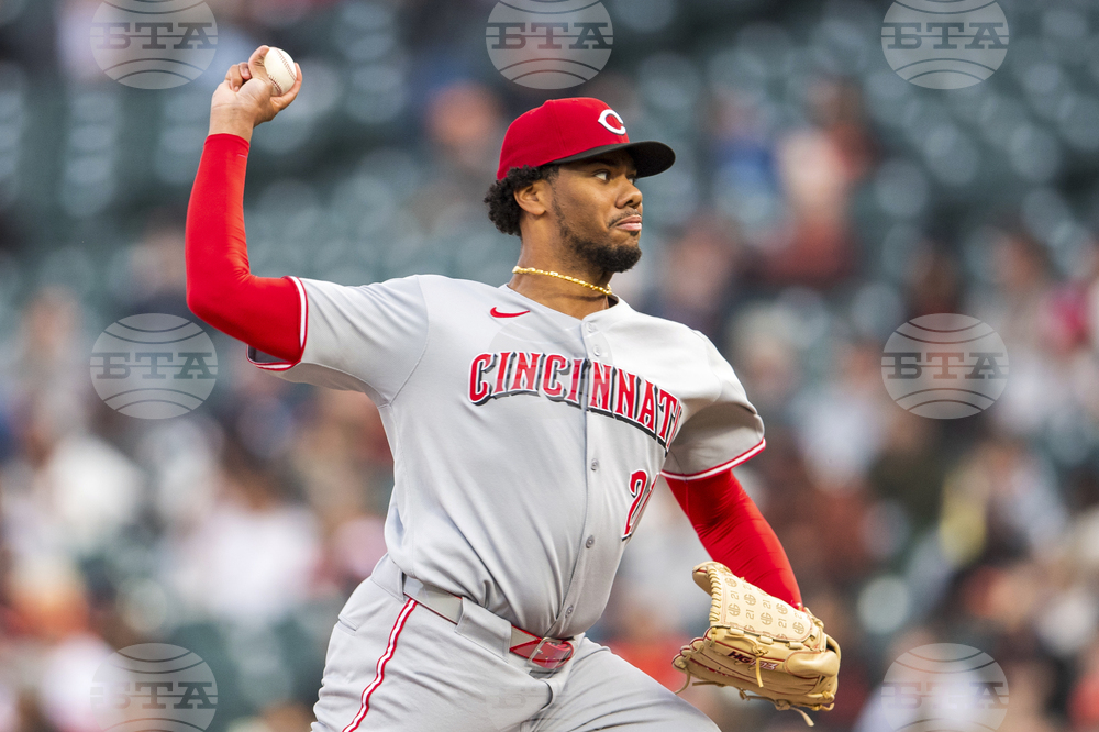 Reds Giants Baseball