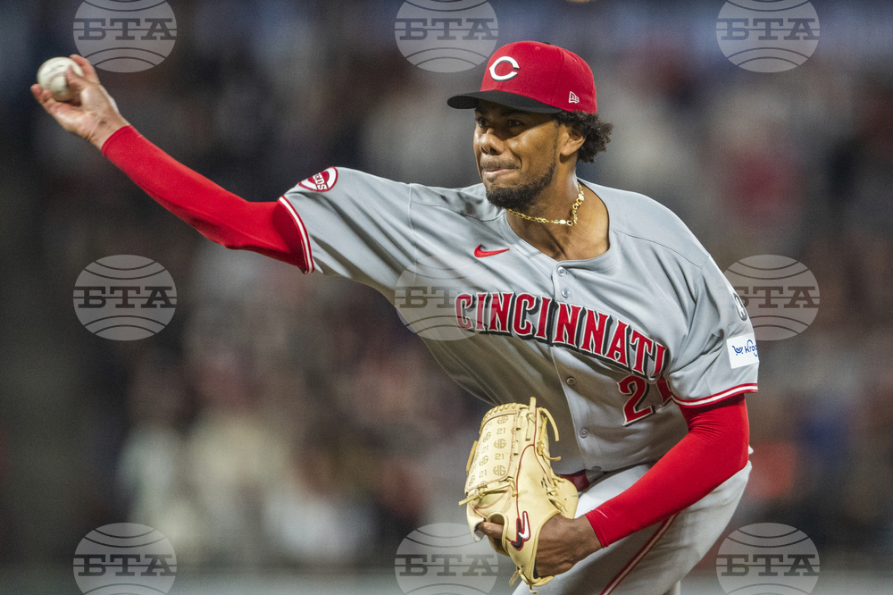 Reds Giants Baseball