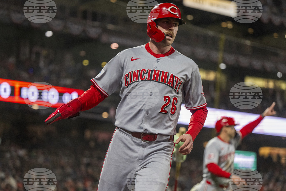 Reds Giants Baseball