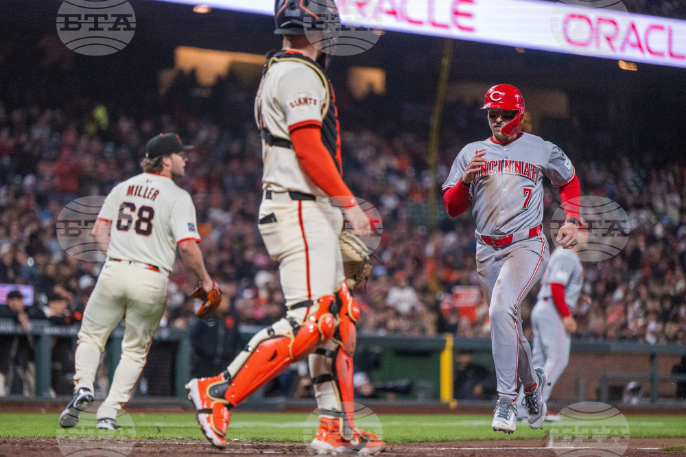 Reds Giants Baseball