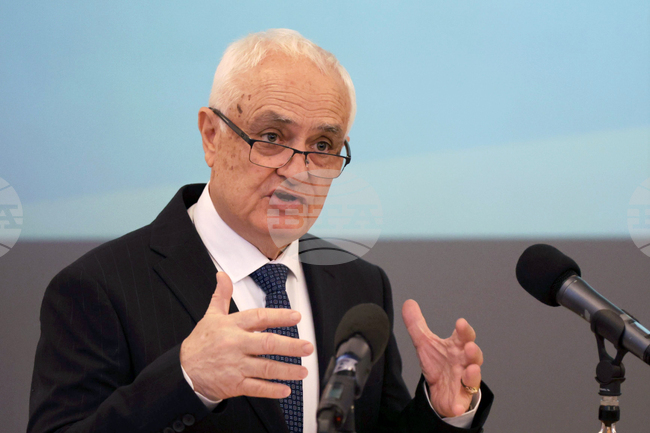 Defence Minister Opens Round Table on Enhancing National Resilience