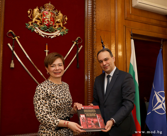 Министърът на отбраната Драгомир Заков проведе среща с посланика на Република Турция Н.Пр. Айлин Секизкьок 