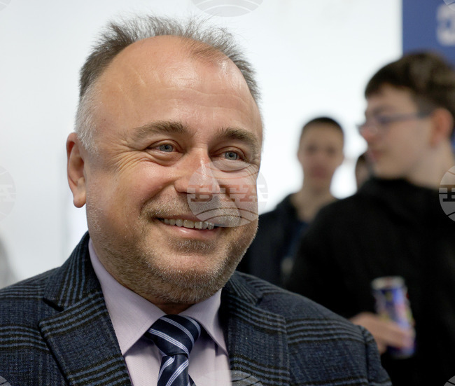 Нуждата от IT специалисти намалява за сметка на машинните и електроинженерите, каза ректорът на Техническия университет във Варна