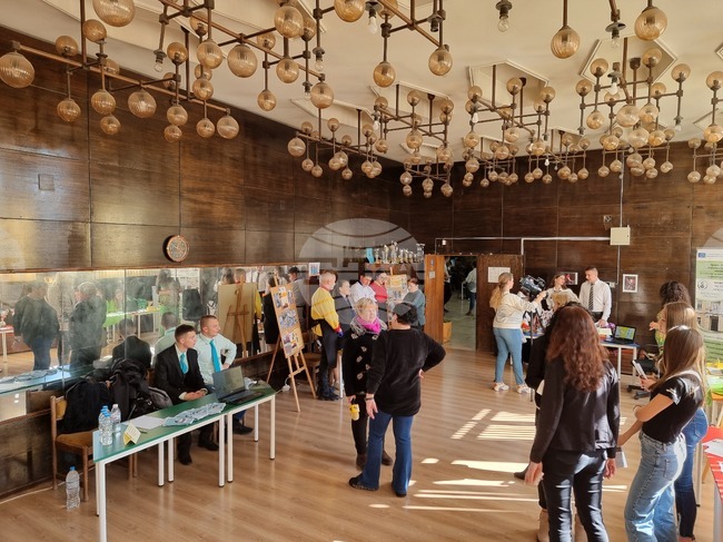 Кариерен форум „А сега накъде… Къде да уча?“ се провежда в Перник