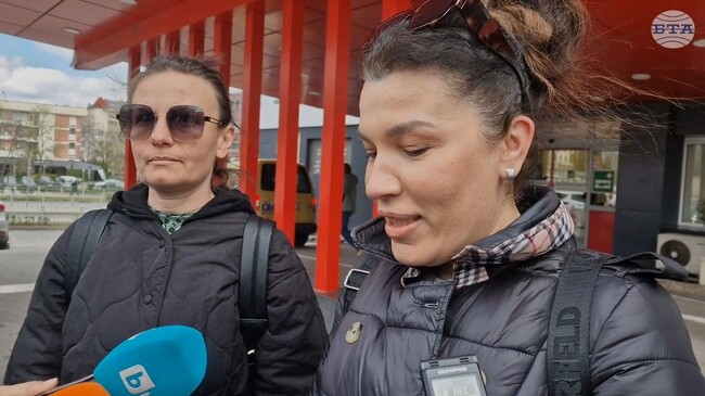 Лечението на пострадалите в пожара в Кочани, които ще бъдат изписани от "Пирогов", ще продължи в болницата, каза един от родителите