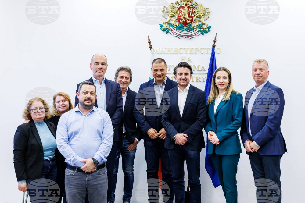 Tourism Minister Meets Industry Representatives to Talk Promotion of Inbound Tourism, Better Working Conditions