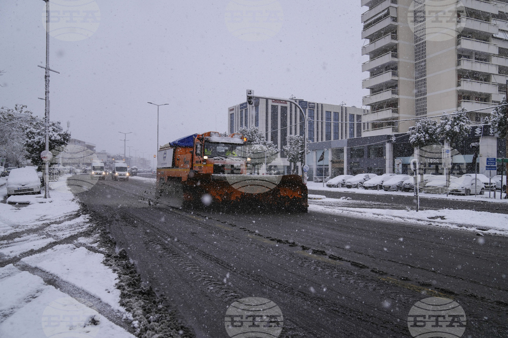 Училища в Гърция са затворени заради обилните снеговалежи