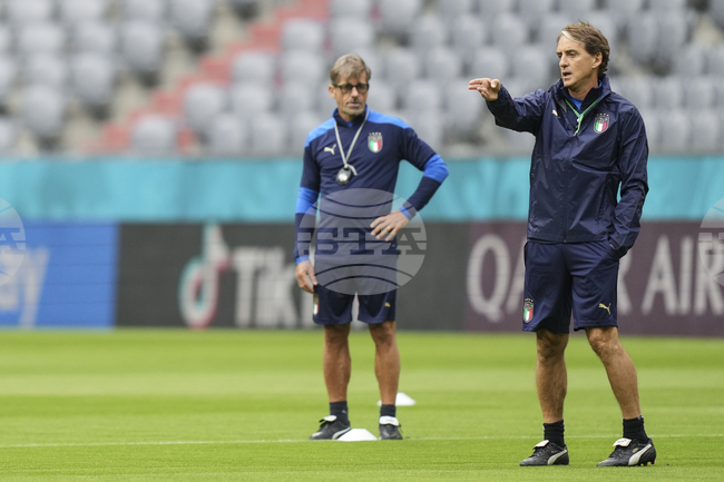 Бившият италиански селекционер Роберто Манчини ще стане треньор на катарския клуб Ал Сад