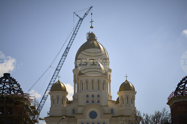 Грандиозната катедрала "Спасението на народа" в Букурещ ще бъде осветена на 26 октомври