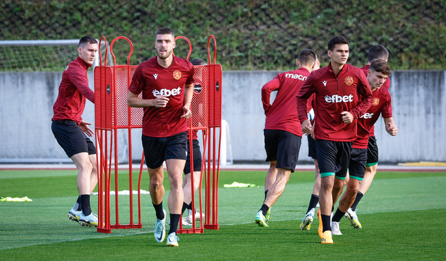 Българският футболен национал Симеон Петров остава в унгарския Фехервар 