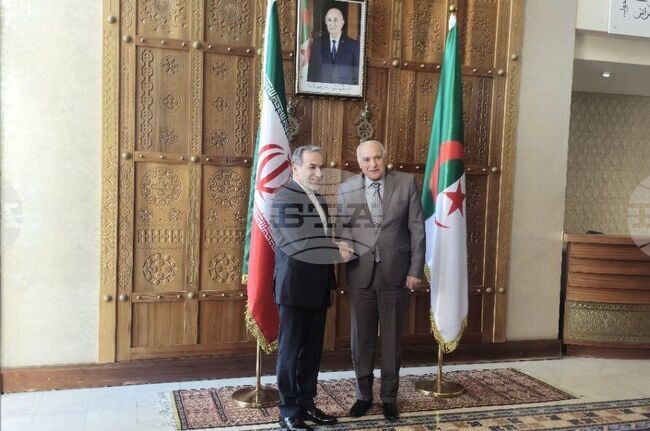ИРНА: Иранският външен министър се срещна с алжирския си колега