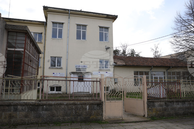 Разделяне на имота на бившето училище в Новград ще разгледа Общинският съвет в Ценово 