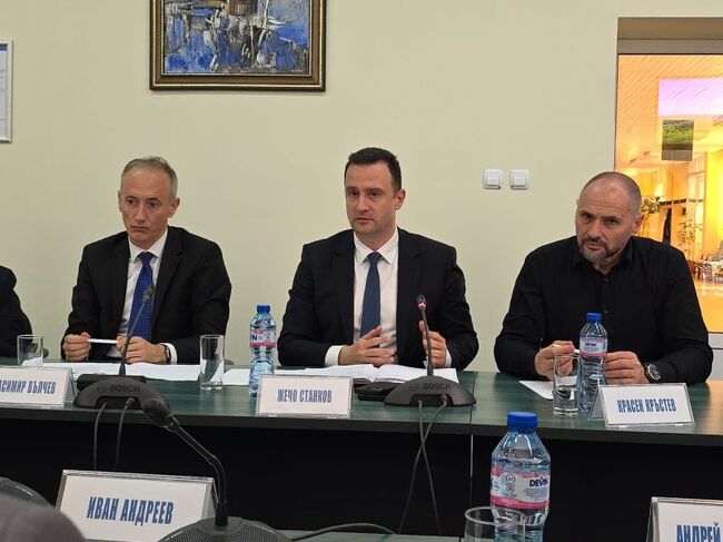 Министър Станков: Сега е моментът да говорим за кадрите, които ще бъдат необходими за 7 и 8 блок на АЕЦ „Козлодуй“