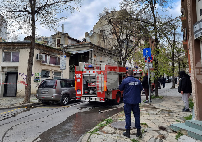 Общо 54 пожара са потушени през изминалото денонощие, един човек е пострадал