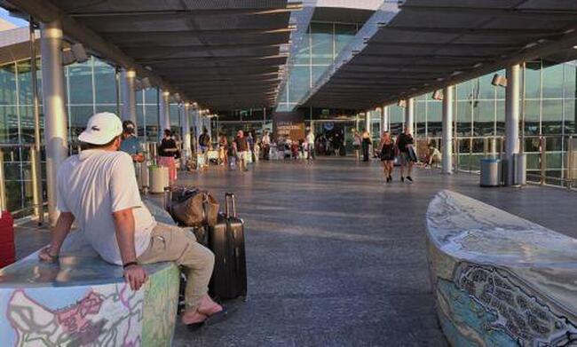 КНА: Кипърските летища отчитат ръст на пътниците през март