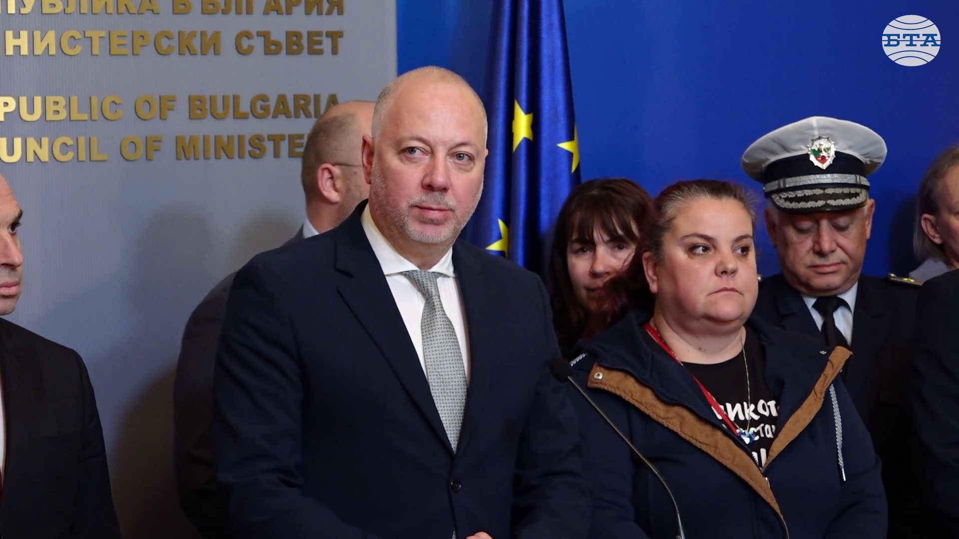 Правителството ще разгледа утре доклад на междуведомствена работна група, свързан с пътната безопасност, каза премиерът Росен Желязков Правителството ще разгледа утре доклад на междуведомствена работна група, свързан с пътната безопасност, каза премиерът Росен Желязков