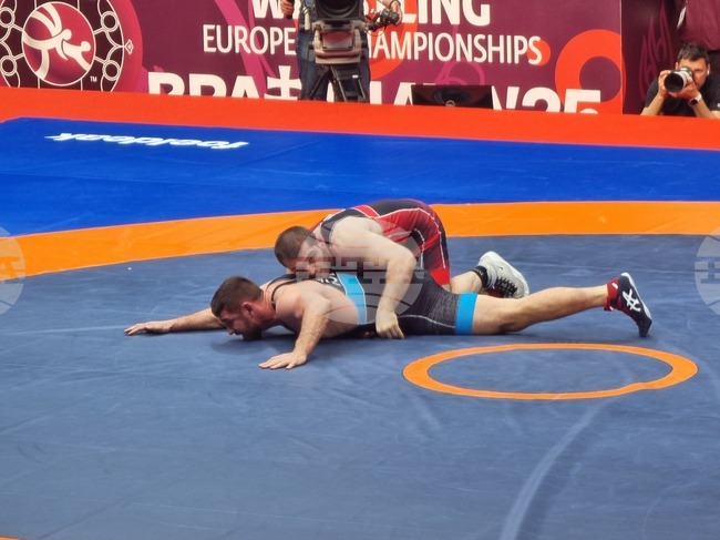 Олимпийският шампион Магомед Рамазанов се класира на финал на Европейското първенство по борба в Братислава