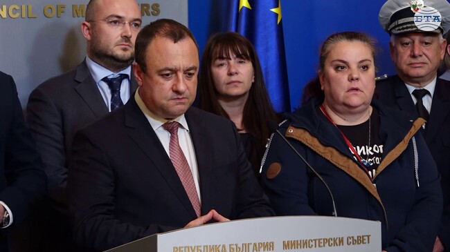 От утре започва работа по обезопасяването на 36 критични пътни участъци, обяви министър Иван Иванов