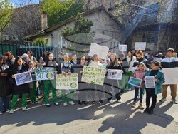 Русе - протест - бадминтон