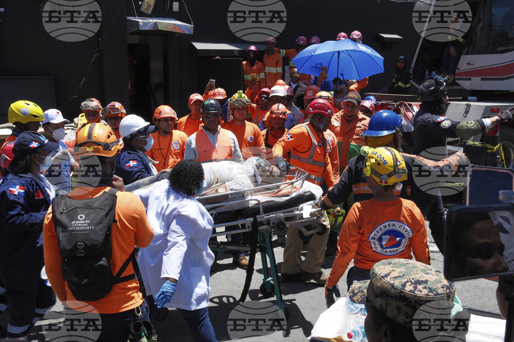 APTOPIX Dominican Republic Roof Collapse