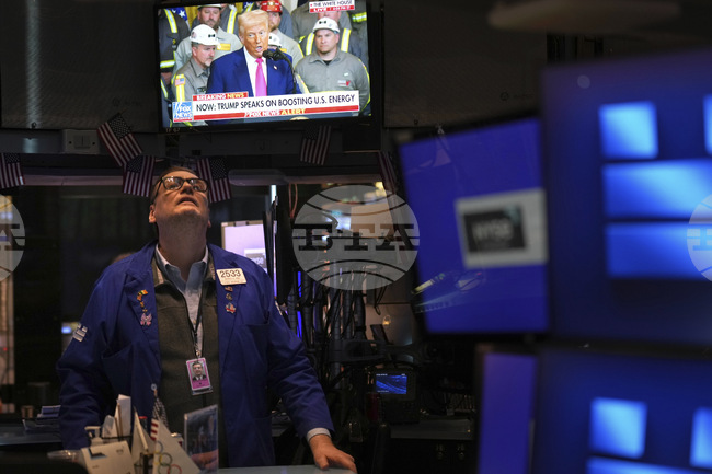 Масови разпродажби на дълговите пазари след влизането в сила на новите мита върху вноса в САЩ